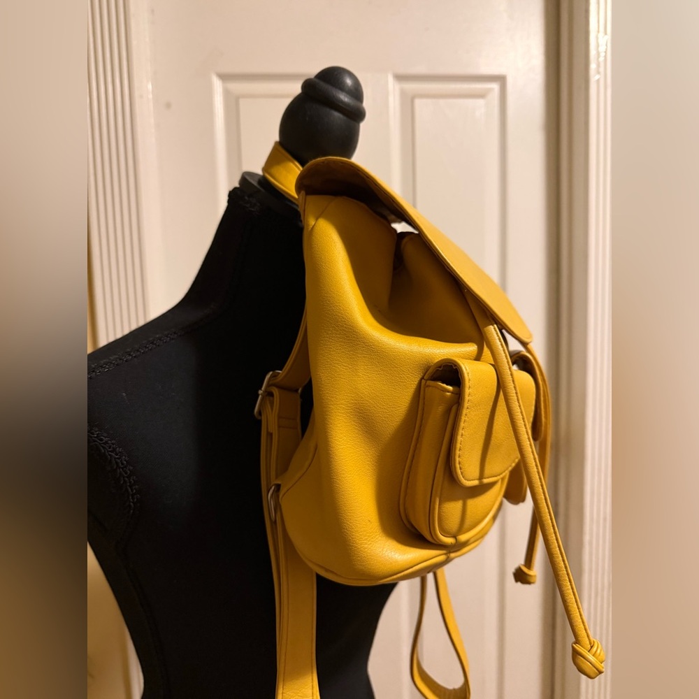 Wild Fable Mustard Backpack - Picture 2 of 3